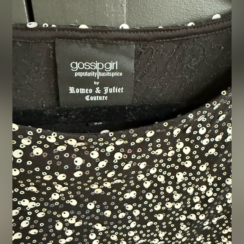 Romeo & Juliet Couture Gossip Girl Black Sequin Off Shoulder Asymmetrical Dress - Picture 3 of 4